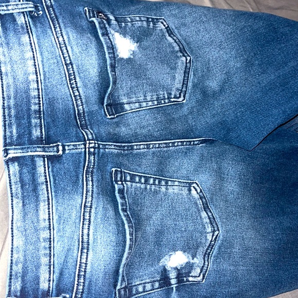 medium wash size 8 jeans - Picture 3 of 3